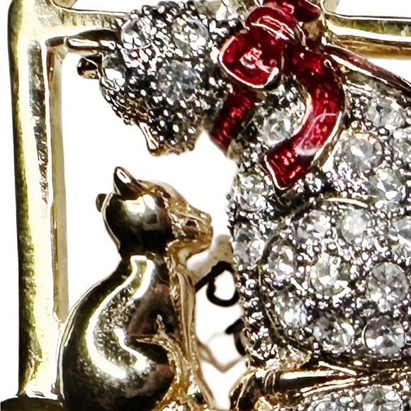 Vintage Gold Plated Cat Brooch with Kitten Charms and Crystals - Picture 2 of 4